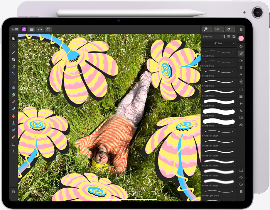 iPad Air in horizontale stand, waarop een kleurrijke afbeelding wordt bewerkt